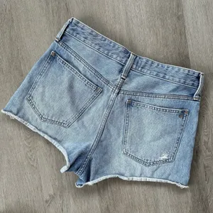 Madewell Relaxed High Waisted Denim Shorts Distressed 3 Inch Size 27 thumbnail 5