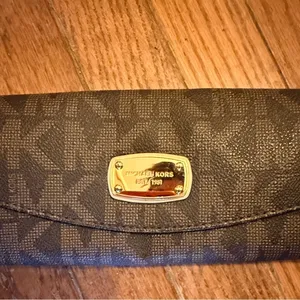 Michael Kors Wallet thumbnail 3