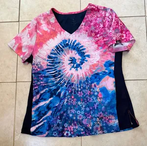 Koi Lite Scrub Top Size M thumbnail 1