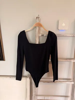 Babaton Black Contour Squareneck Longsleeve Bodysuit - Size Medium Pre Owned EUC thumbnail 2