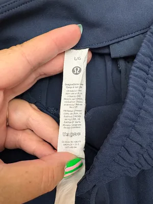 Lululemon size large women's tapered leg mid rise pant 7/8 length luxtreme navy thumbnail 4