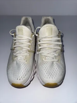 On Running Women's Sneakers in Cream thumbnail 5
