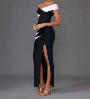 Boutique Black Off-The-Shoulder Maxi Prom/Formal Dress thumbnail 2