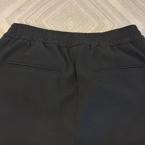 Ann Taylor Women’s Black Elastic Waist Dress Pant Joggers w/ Faux Leather Trim thumbnail 6
