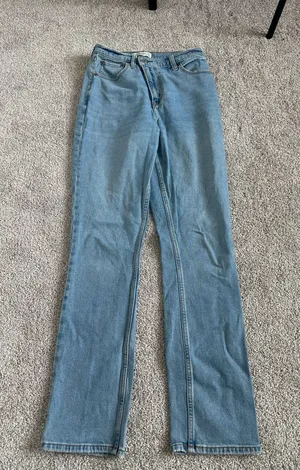 Abercrombie 90s Slim Ultra High-Rise Straight thumbnail 1