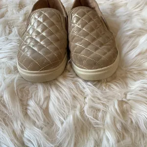 Steve Madden Women's Ecentrcq Shimmer Sneaker Size 7B thumbnail 2