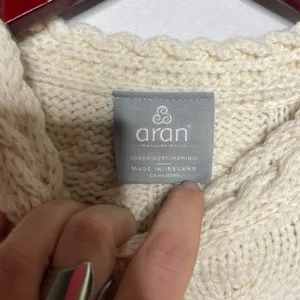 Aran Sweater Market Super Soft 100% Merino Wool Luxury Cable Knit Sz S thumbnail 2