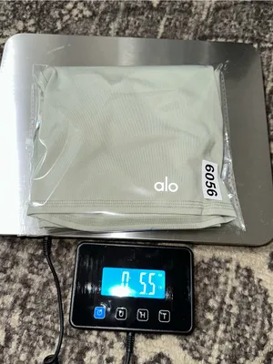 Alo Yoga Women’s Size XS Limestone Green 5" Airbrush High Waist Biker Shorts thumbnail 10