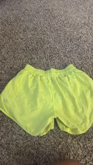 Lululemon Hotty Hot Shorts 4" thumbnail 3