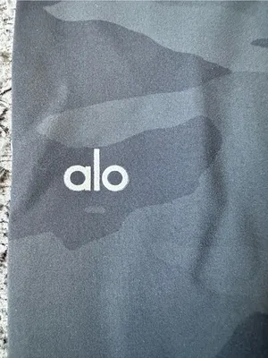 Alo Yoga The High-Waist Vapor Legging black camouflage size small thumbnail 3