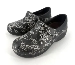 Crocs Neria Clogs Womens Size 7 Black Floral Slip Resistant Work Shoes‎ Comfort thumbnail 1