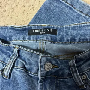 Y2K Fire & Rain Denim Wide Leg Cargo Jeans Medium Wash Blue Size 9 RJR-1990‎ thumbnail 6