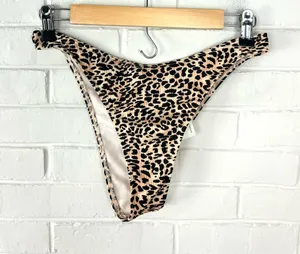 NWT Hollister Animal Print Cheeky Bikini Bottoms Size M thumbnail 1