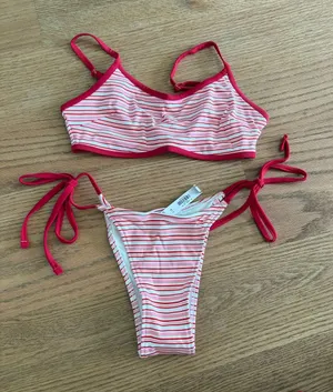 Frankie’s Bikinis set thumbnail 1