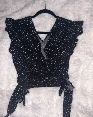 SheIn NWOT Black Ruffled Polka Dot Top thumbnail 1