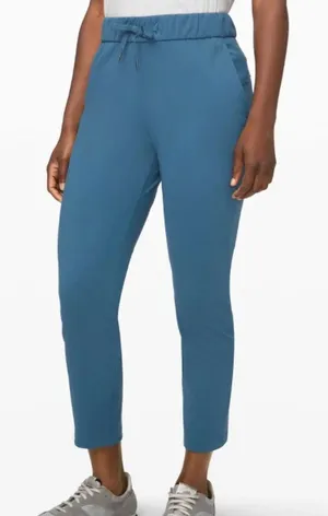 Lululemon On the Fly 7/8 Pant -‎ Size 4 either code blue or petrol blue pants thumbnail 1