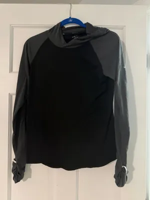 Nike top thumbnail 1
