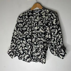 Danielle Knoll Anthropologie Whimsy‎ Bird Black White Button Down small boho thumbnail 1