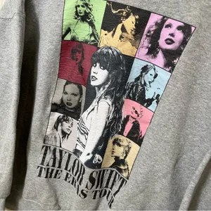 Taylor Swift‎ Eras Tour Grey Crewneck Sweatshirt Top SOLD OUT Medium Swifty thumbnail 3