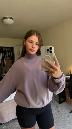 Aritzia Tna Mock Neck Sweatshirt thumbnail 13