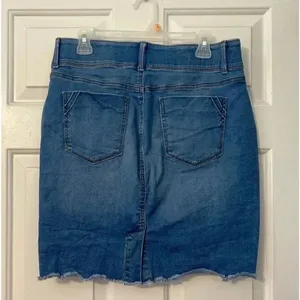 APT 9 Denim Jean Pencil Skirt Pockets‎ Slit Stretch Whiskered Blue Wash Sz 12 thumbnail 2