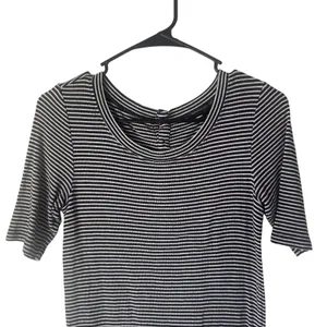 Banana Republic‎ Women XS Striped Soft Short Sleeve Button Back Shirt thumbnail 2