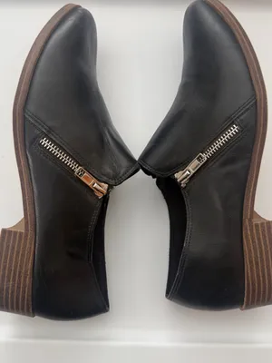 American Eagle Women's Black Leather Side-Zip Low Profile Ankle Shoes 8.5 thumbnail 9