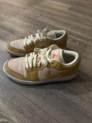 Nike Women’s Air Jordan 1 Low SE 'Twine' thumbnail 4