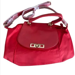 Cute Cross Body/Handled Bag. One zipper and 2 inside pockets. NWT thumbnail 1