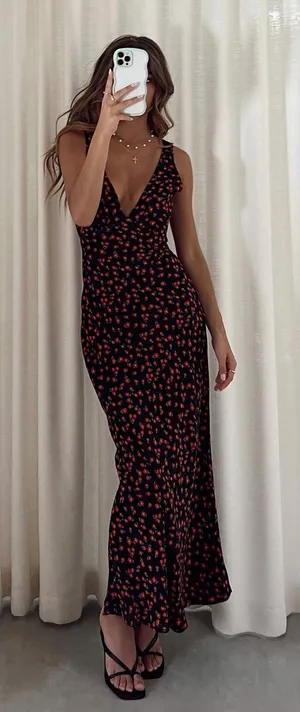 Princess Polly Nellie Maxi Dress Black/Red Floral Size 4 New with tag thumbnail 1