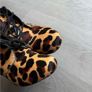 Steve Madden Leopard Print Wedge Heel Lace Up Ankle Boots thumbnail 10