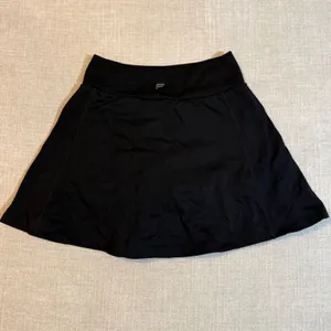 Fabletics Black Athletic‎ Skort Skirt Activewear Tennis Golf Gym Workout thumbnail 3