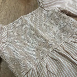 BIBI | Woman's NWT Taupe Tan White Striped Smocked Puff‎ Sleeve Dress, Size XL thumbnail 6