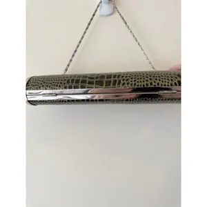 Mod Clutch Bag Women's Green Detachable Strap Clasp Closure Crocodile Embossed thumbnail 3