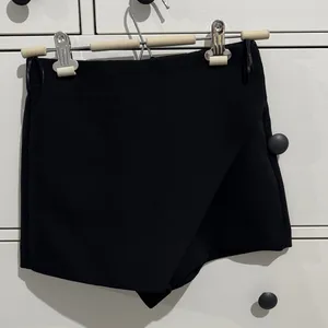 Zara High Waist Black Women's Shorts thumbnail 3
