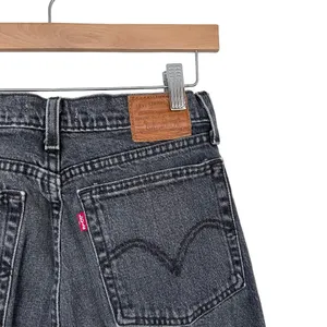 Levi's Premium Black Wedgie Straight Jeans Sz 26 thumbnail 4
