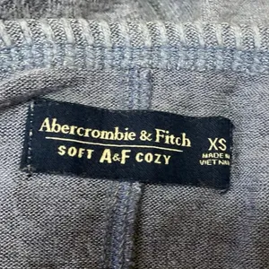 Abercrombie & Fitch Women's Blue Long Sleeve V Neck T Shirt Tee Top Size XS thumbnail 3