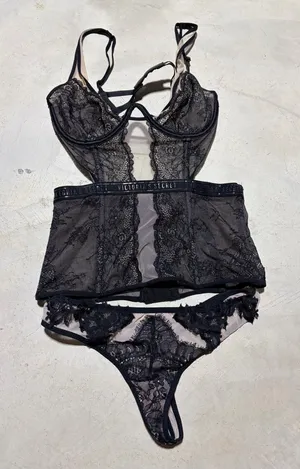 Victoria’s Secret lace corset bustier set panties lace small thumbnail 1