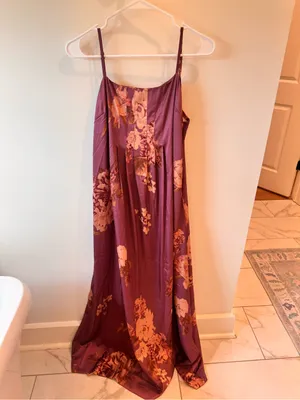 Women's Burgundy Floral Satin Maxi Dress thumbnail 2