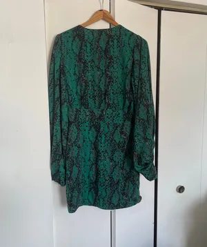 Signature 8 Green Animal Print Long Sleeve Dress thumbnail 5
