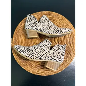 Jolima Womens Dalmatian Print Side Cutout Ankle Booties Pointed Toe‎ Size 7 thumbnail 5