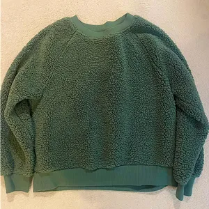 old navy solid green crewneck fuzzy soft sherpa long sleeve pullover sweatshirt thumbnail 1