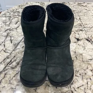 Black Ugg Australia Classic Short- Women’s size 7‎ thumbnail 2