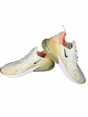 Nike Women's AirMax 270 thumbnail 3