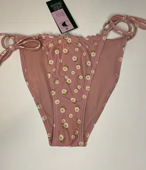 Wild Fable Pink Daisy Side Tie High Leg Low Rise Cheeky Bikini Bottom XS 0-2 New thumbnail 1