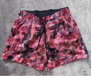 LULULEMON Spring‎ Break Away Breakaway Shorts II  Size 4 thumbnail 1