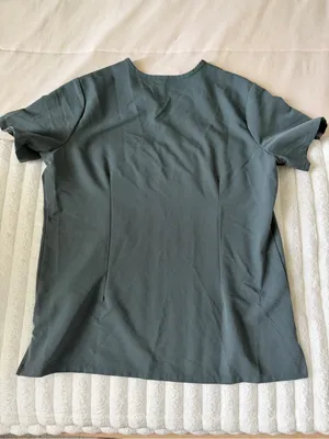 FIGS Women’s V-Neck Scrub Top thumbnail 7