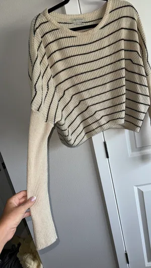 Urban Outfitters Sweater Cropped thumbnail 3