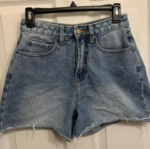 Billabong Women’s size 26 Light Blue Denim Jean Shorts thumbnail 1