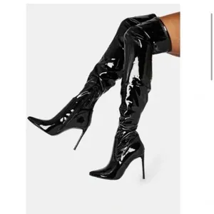 NWT Steve Madden Viktory Patent Over-The-Knee Boots in black. Size 9 thumbnail 4